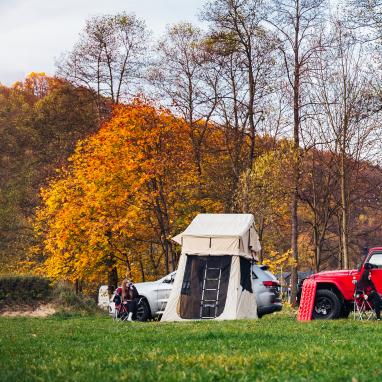 ROOF TENT WITH VESTIBULE