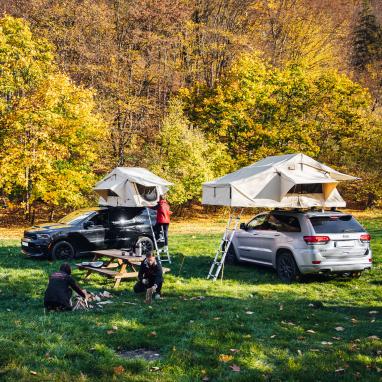 ROOF TENT WITH VESTIBULE